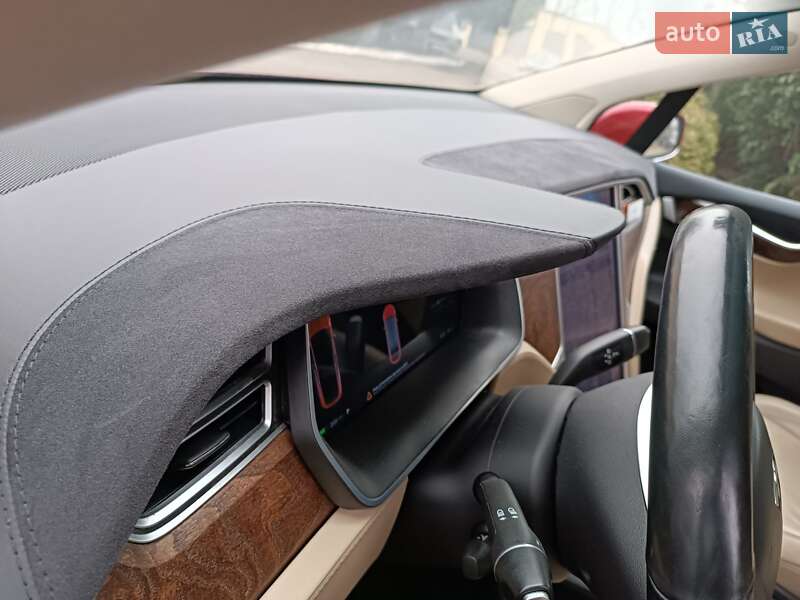 Внедорожник / Кроссовер Tesla Model X 2017 в Стрые