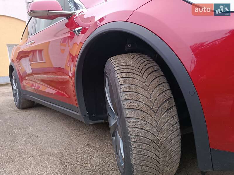 Внедорожник / Кроссовер Tesla Model X 2017 в Стрые