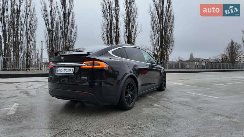 Внедорожник / Кроссовер Tesla Model X 2016 в Киеве