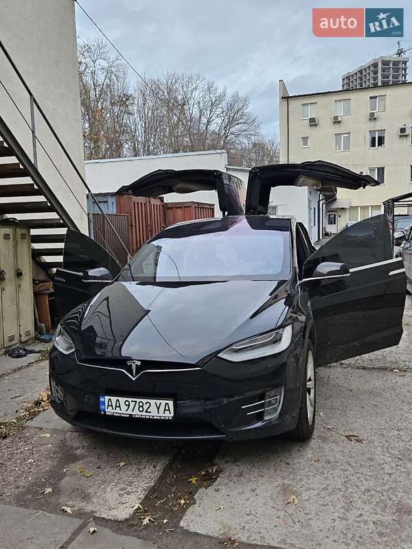 Внедорожник / Кроссовер Tesla Model X 2016 в Киеве