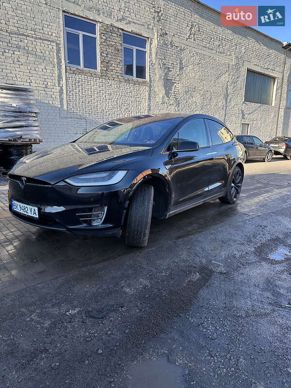 Внедорожник / Кроссовер Tesla Model X 2016 в Ровно