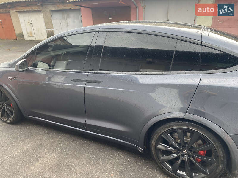 Позашляховик / Кросовер Tesla Model X 2016 в Вінниці