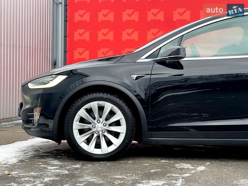 Внедорожник / Кроссовер Tesla Model X 2019 в Киеве