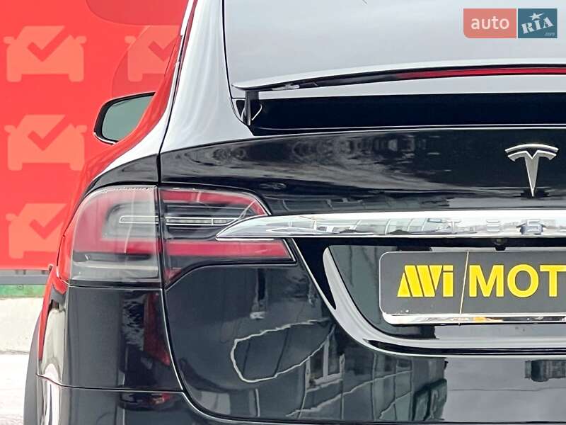 Внедорожник / Кроссовер Tesla Model X 2019 в Киеве