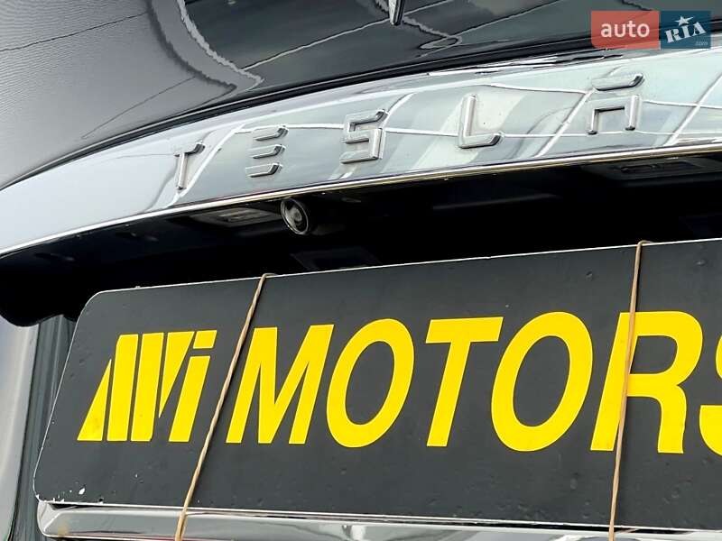 Внедорожник / Кроссовер Tesla Model X 2019 в Киеве