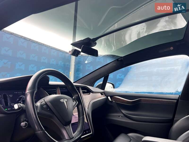 Внедорожник / Кроссовер Tesla Model X 2019 в Киеве