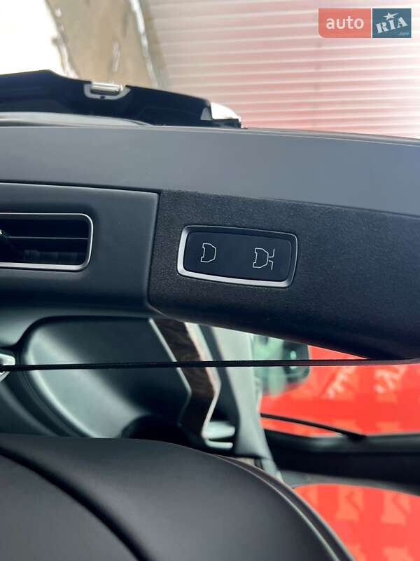 Внедорожник / Кроссовер Tesla Model X 2019 в Киеве