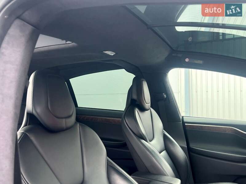 Внедорожник / Кроссовер Tesla Model X 2019 в Киеве