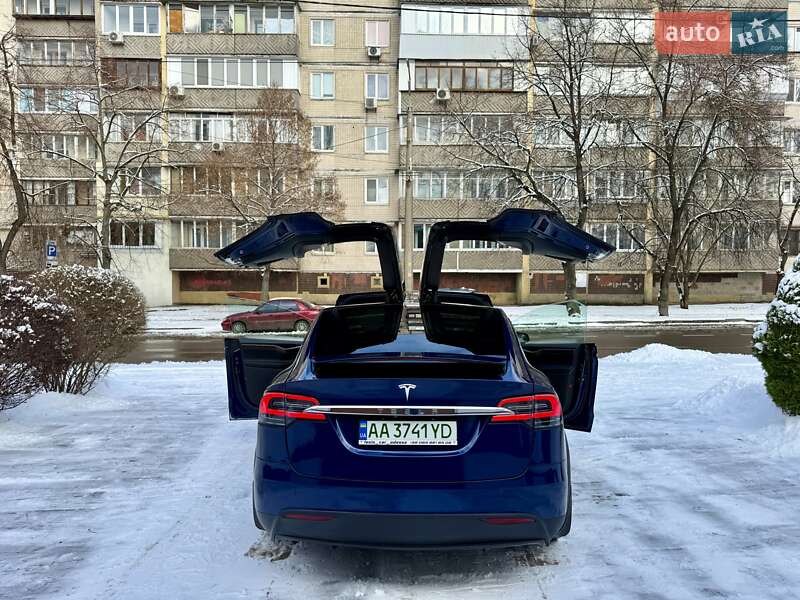 Внедорожник / Кроссовер Tesla Model X 2018 в Киеве