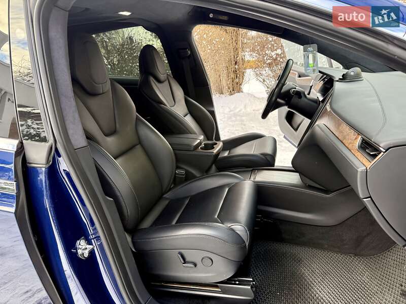 Внедорожник / Кроссовер Tesla Model X 2018 в Киеве