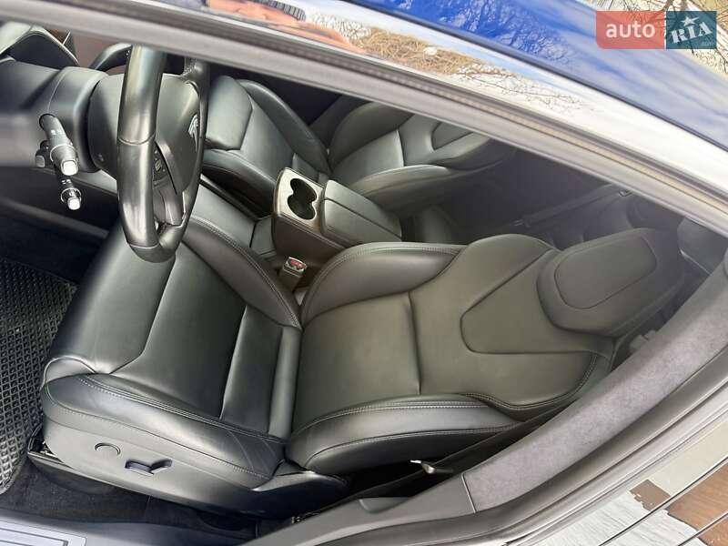 Внедорожник / Кроссовер Tesla Model X 2018 в Киеве