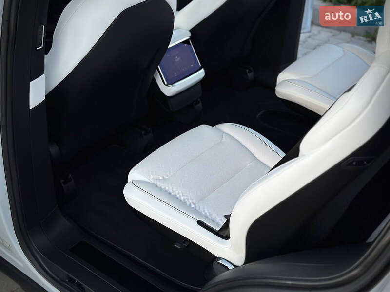 Позашляховик / Кросовер Tesla Model X 2022 в Мукачевому