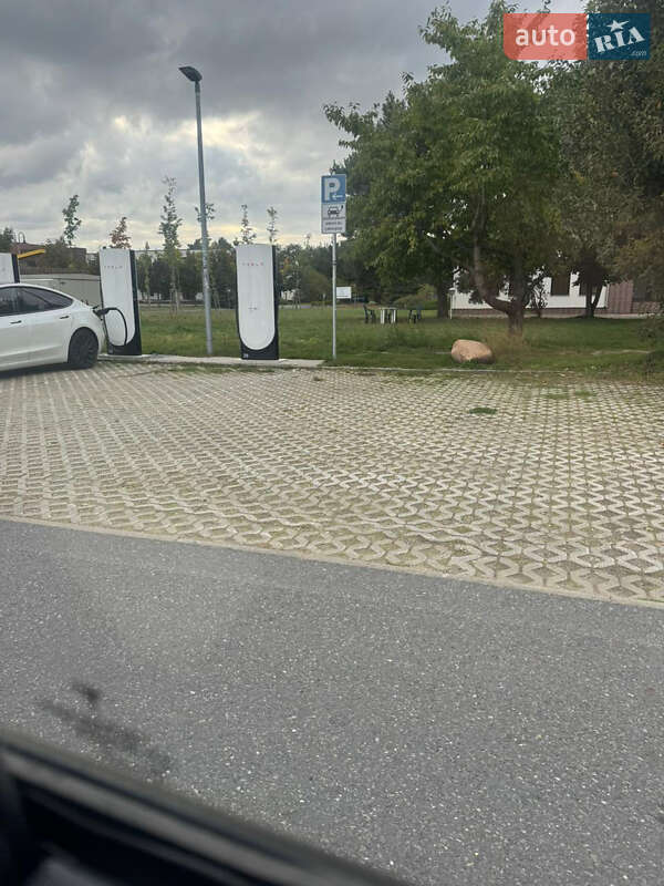 Позашляховик / Кросовер Tesla Model X 2017 в Харкові фото 6 Позашляховик / Кросовер Tesla Model X 2017 в Харкові