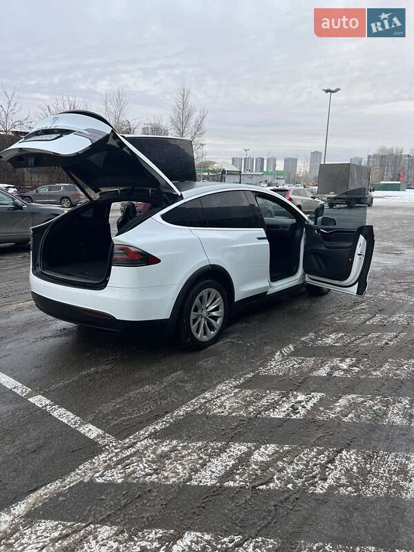 Внедорожник / Кроссовер Tesla Model X 2016 в Киеве