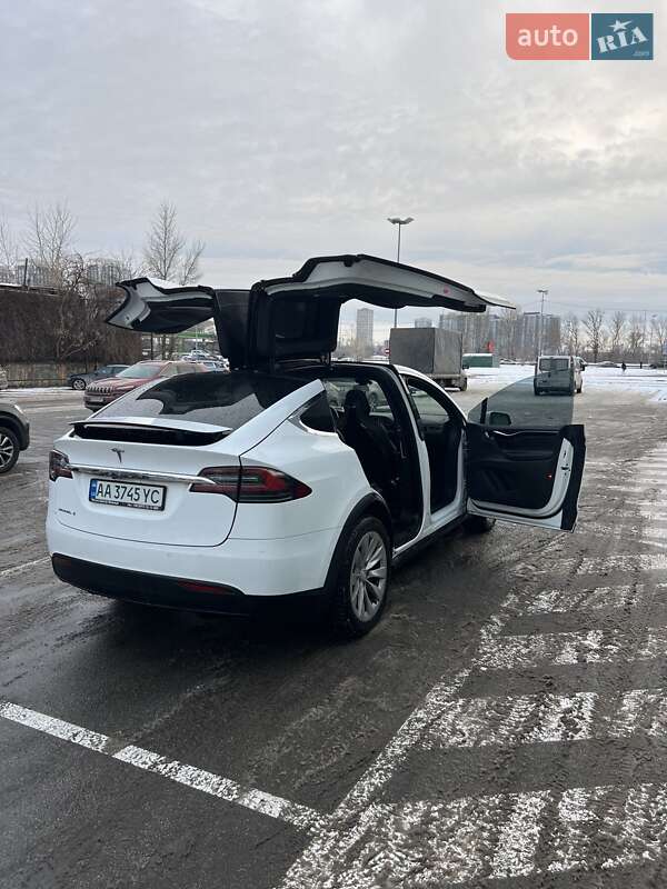 Внедорожник / Кроссовер Tesla Model X 2016 в Киеве