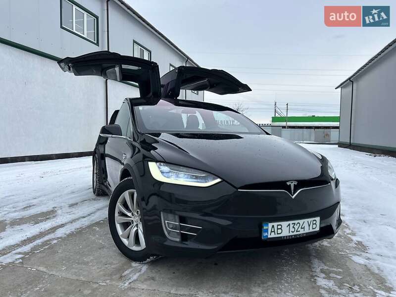 Позашляховик / Кросовер Tesla Model X 2017 в Вінниці
