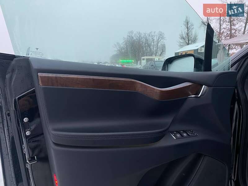 Внедорожник / Кроссовер Tesla Model X 2020 в Киеве