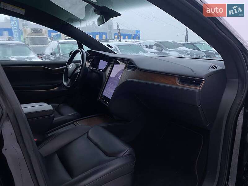 Внедорожник / Кроссовер Tesla Model X 2020 в Киеве