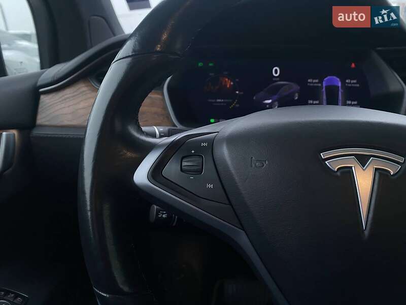 Внедорожник / Кроссовер Tesla Model X 2020 в Киеве