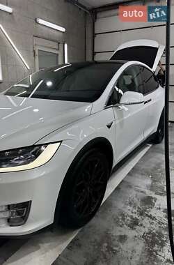 Внедорожник / Кроссовер Tesla Model X 2019 в Киеве