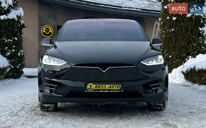 Позашляховик / Кросовер Tesla Model X 2018 в Львові