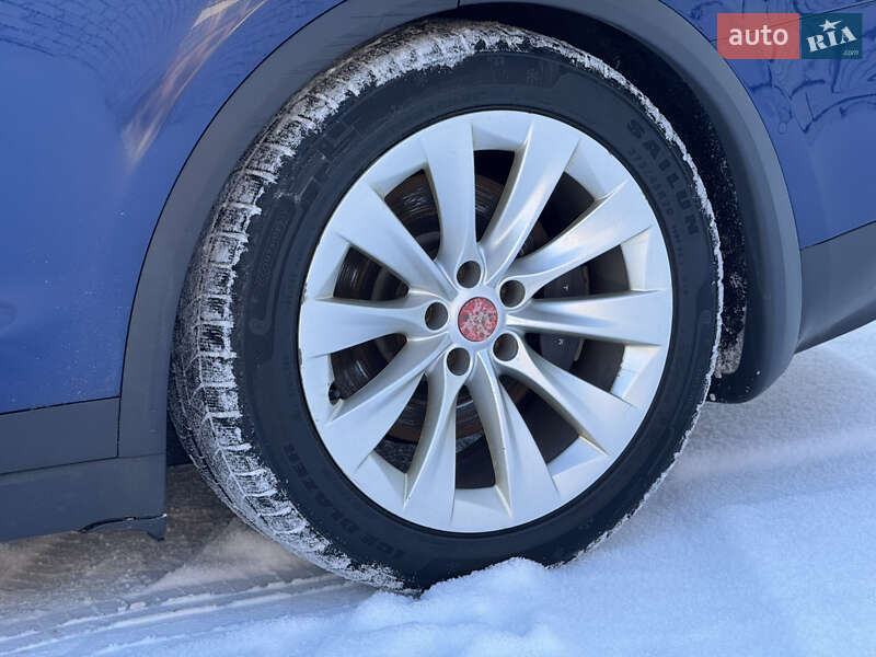 Позашляховик / Кросовер Tesla Model X 2018 в Києві