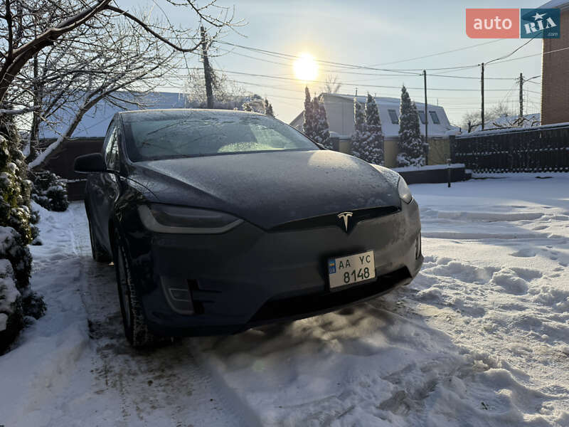Позашляховик / Кросовер Tesla Model X 2016 в Києві