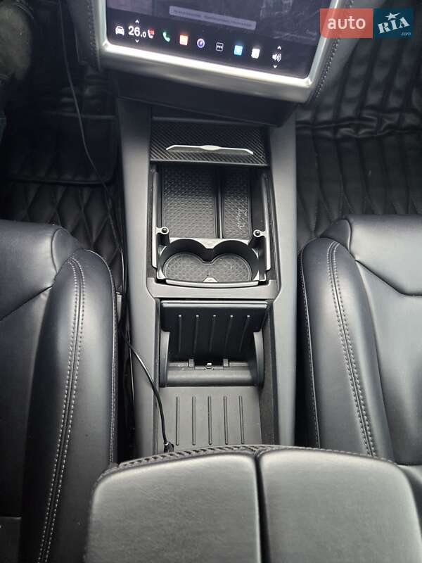 Позашляховик / Кросовер Tesla Model X 2017 в Києві фото 29 Позашляховик / Кросовер Tesla Model X 2017 в Києві