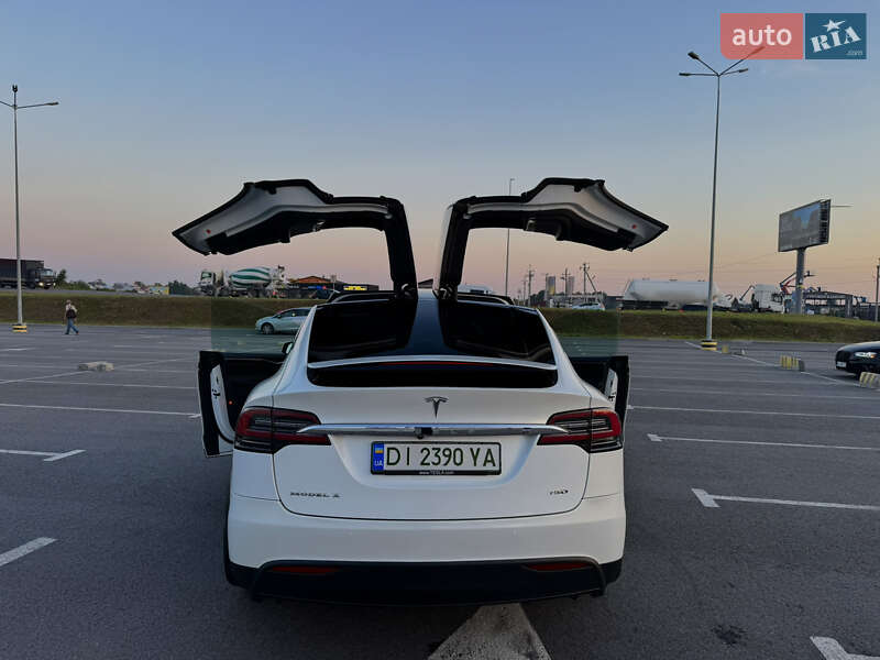 Позашляховик / Кросовер Tesla Model X 2018 в Львові