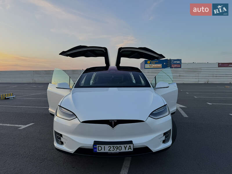 Позашляховик / Кросовер Tesla Model X 2018 в Львові