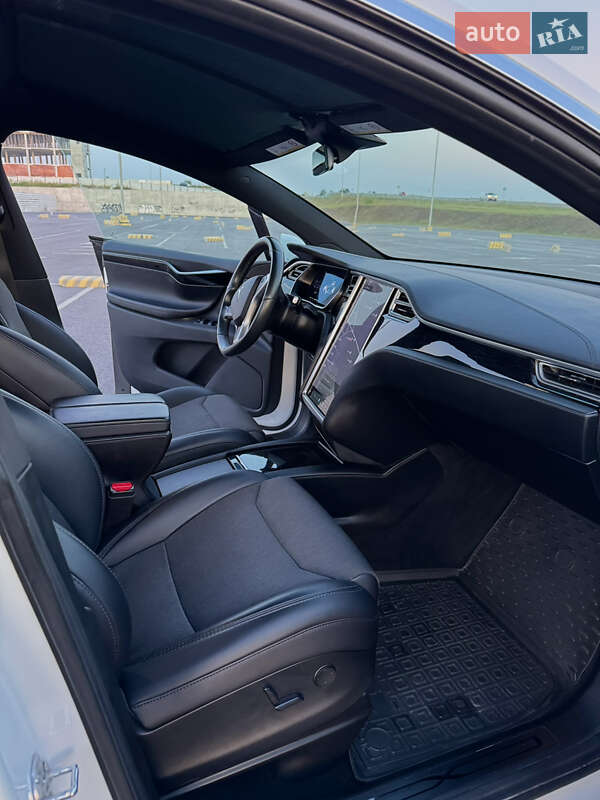 Позашляховик / Кросовер Tesla Model X 2018 в Львові
