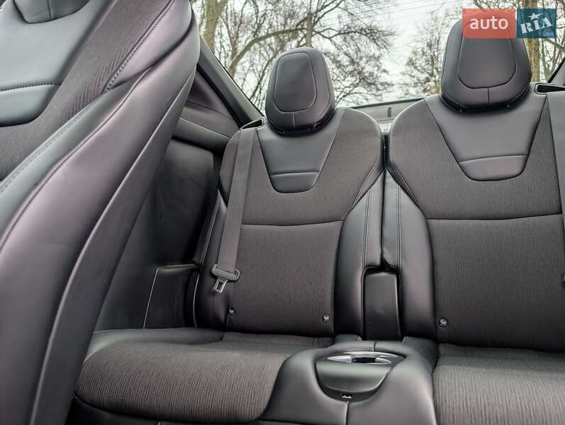 Внедорожник / Кроссовер Tesla Model X 2017 в Киеве фото 31 Внедорожник / Кроссовер Tesla Model X 2017 в Киеве