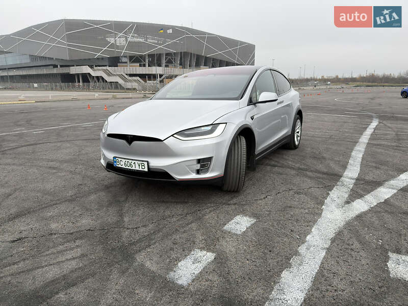 Внедорожник / Кроссовер Tesla Model X 2017 в Львове фото 32 Внедорожник / Кроссовер Tesla Model X 2017 в Львове