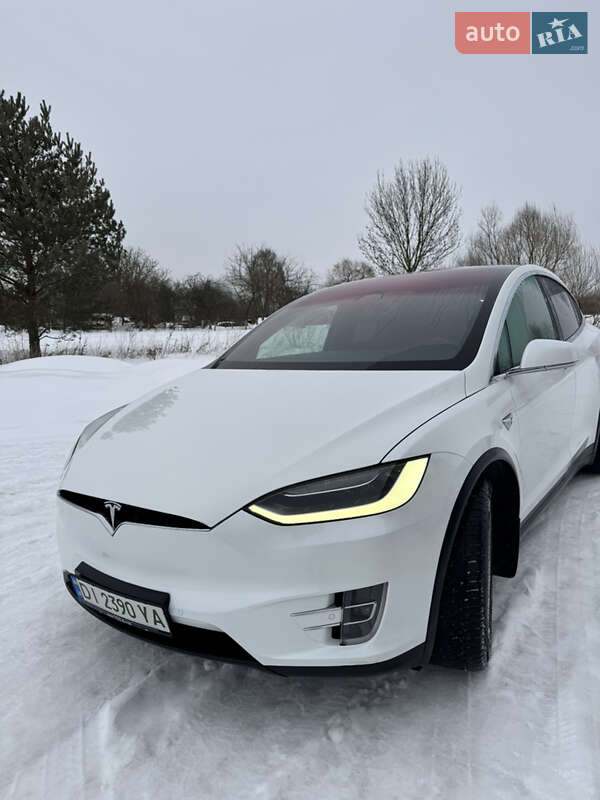 Позашляховик / Кросовер Tesla Model X 2018 в Львові