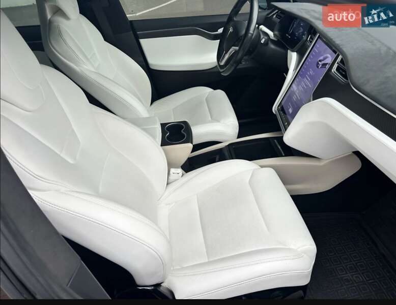 Позашляховик / Кросовер Tesla Model X 2017 в Одесі фото 5 Позашляховик / Кросовер Tesla Model X 2017 в Одесі