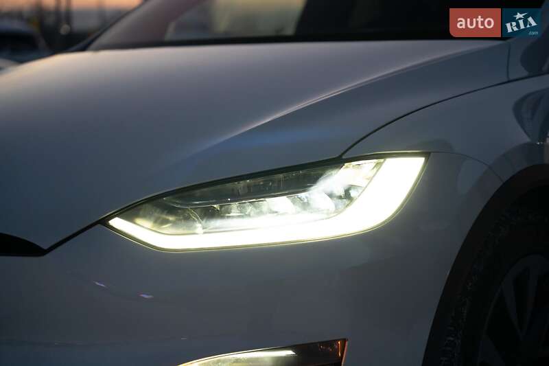 Внедорожник / Кроссовер Tesla Model X 2023 в Черновцах