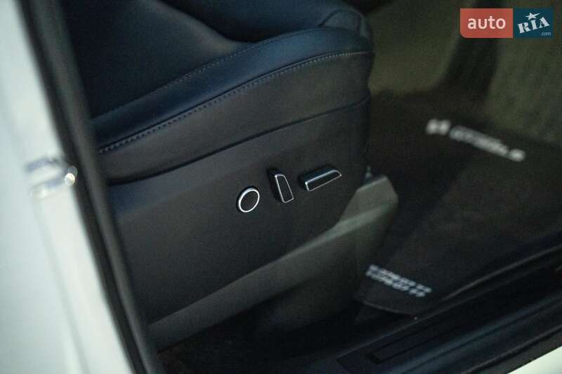 Внедорожник / Кроссовер Tesla Model X 2023 в Черновцах