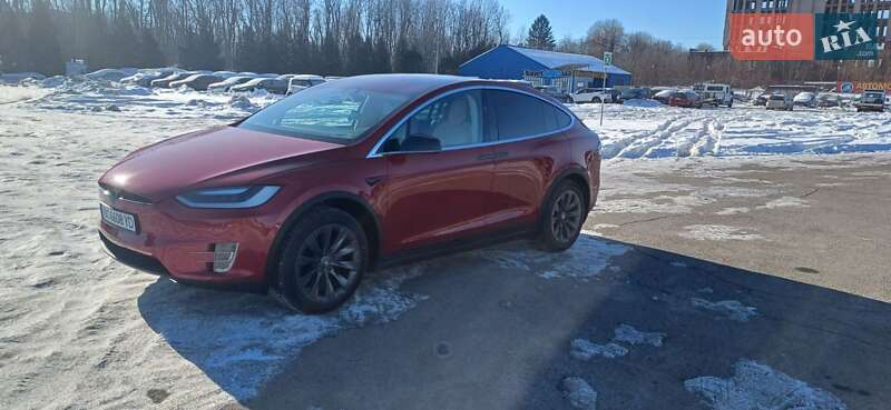 Позашляховик / Кросовер Tesla Model X 2017 в Львові