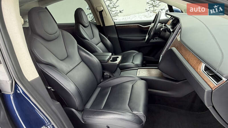 Внедорожник / Кроссовер Tesla Model X 2017 в Луцке