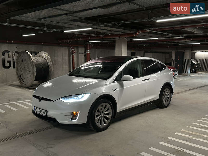 Tesla Model X 2018