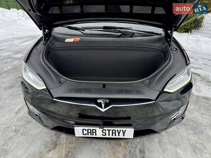 Позашляховик / Кросовер Tesla Model X 2017 в Стрию