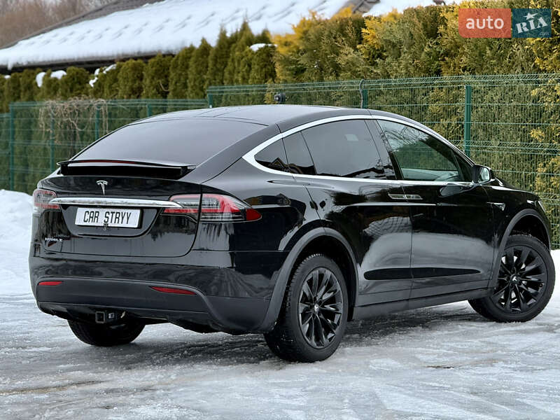 Позашляховик / Кросовер Tesla Model X 2017 в Стрию