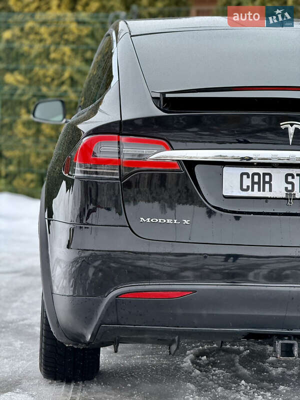 Позашляховик / Кросовер Tesla Model X 2017 в Стрию