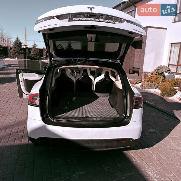 Позашляховик / Кросовер Tesla Model X 2016 в Рівному фото 3 Позашляховик / Кросовер Tesla Model X 2016 в Рівному