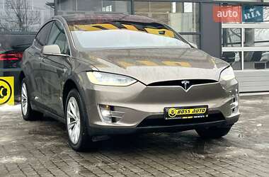 Позашляховик / Кросовер Tesla Model X 2016 в Івано-Франківську