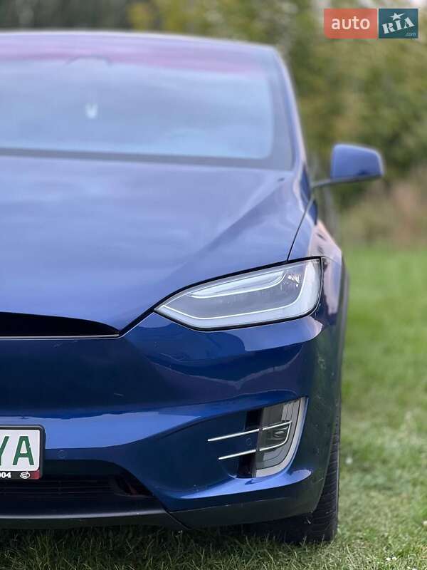 Позашляховик / Кросовер Tesla Model X 2016 в Рівному фото 8 Позашляховик / Кросовер Tesla Model X 2016 в Рівному