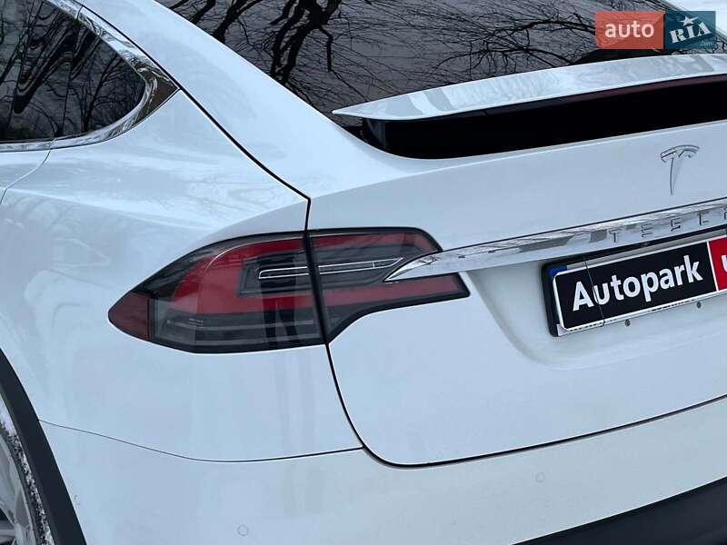 Позашляховик / Кросовер Tesla Model X 2019 в Києві