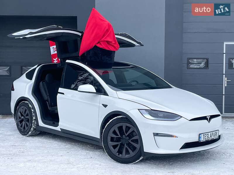 Tesla Model X 2024