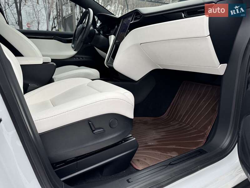 Позашляховик / Кросовер Tesla Model X 2018 в Києві фото 26 Позашляховик / Кросовер Tesla Model X 2018 в Києві