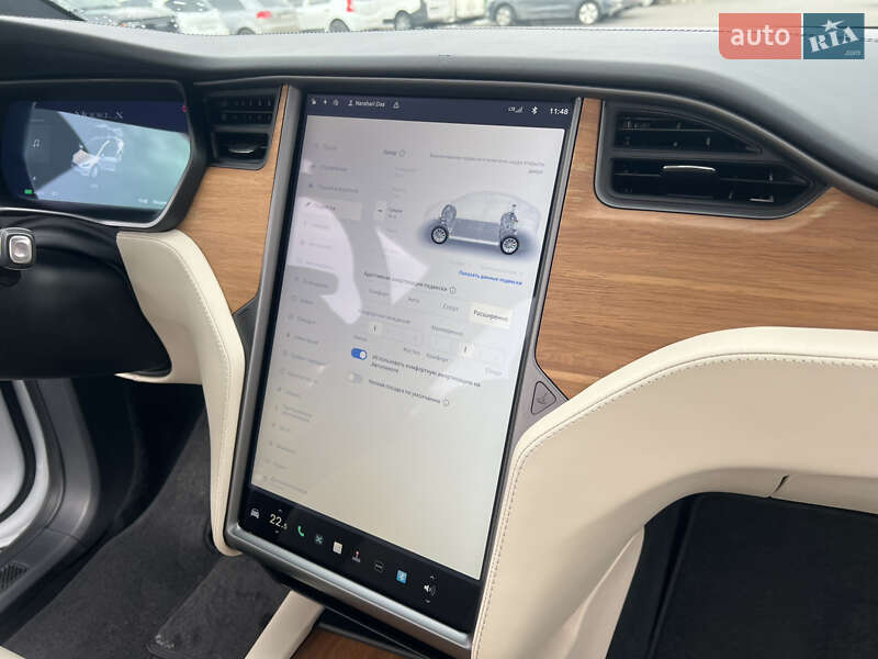 Внедорожник / Кроссовер Tesla Model X 2019 в Стрые